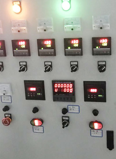 生產設備控制臺